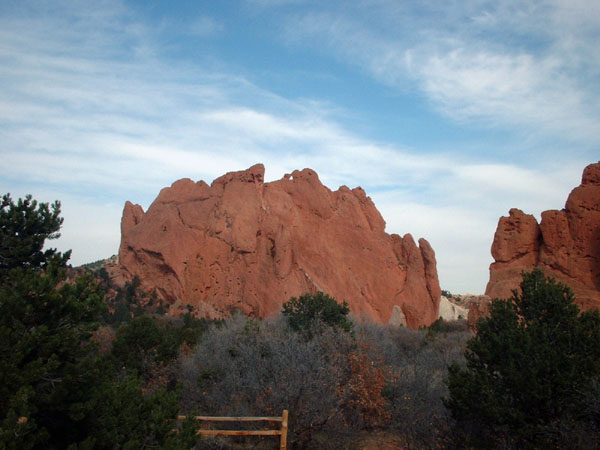 You can't see them, but there are climbers on the rock face.jpg 69.6K